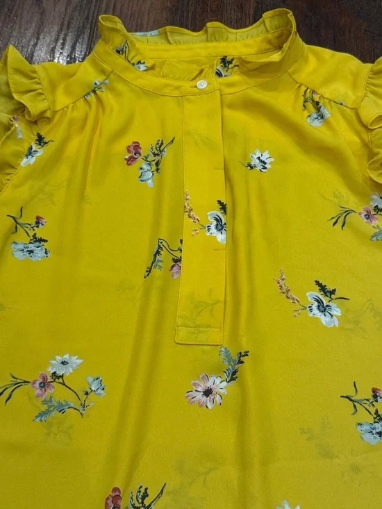 LOFT Bright Yellow Floral Ruffle Sleeve Top - Picture 6 of 8